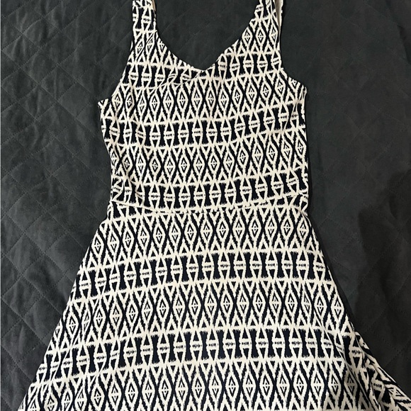 H&M stretchy dress - Picture 2 of 3